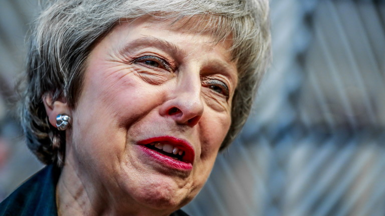 Британският премиер Тереза ​​Май напусна срещата на върха на ЕС