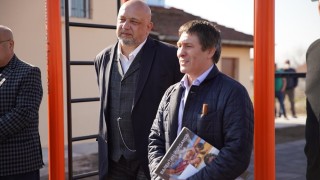 Министърът на младежта и спорта Красен Кралев откри обновената зала