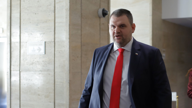 Председателят на парламентарната група на ДПС Делян Пеевски също разкритикува