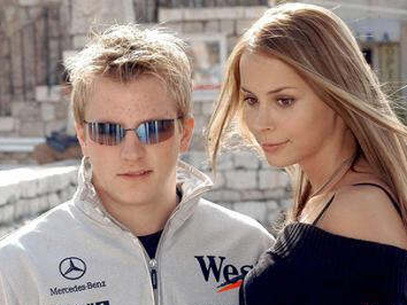 Госпожа Райконен също участва в състезания