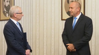 Николай Денков Божидар Божанов и Кирил Петков влязоха в президентската