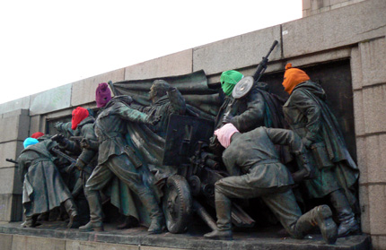 Пак нашариха паметника на Съветската армия 