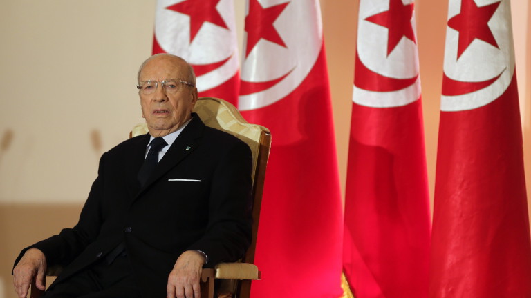 На 92 г. почина президентът на Тунис