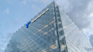 Испански телекомуникационен гигант свива позициите си в Латинска Америка