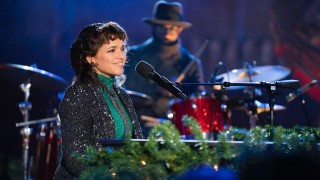 Декември е тук което означава че Коледа е зад ъгъла