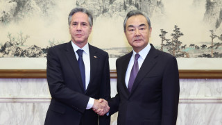 Ван И: САЩ и Китай трябва да се срещнат някъде в средата