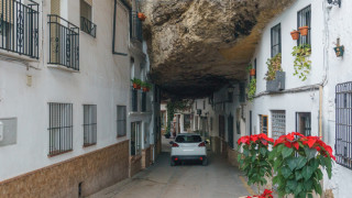 Сетенил де лас Бодегас Setenil de las Bodegas сгушен в