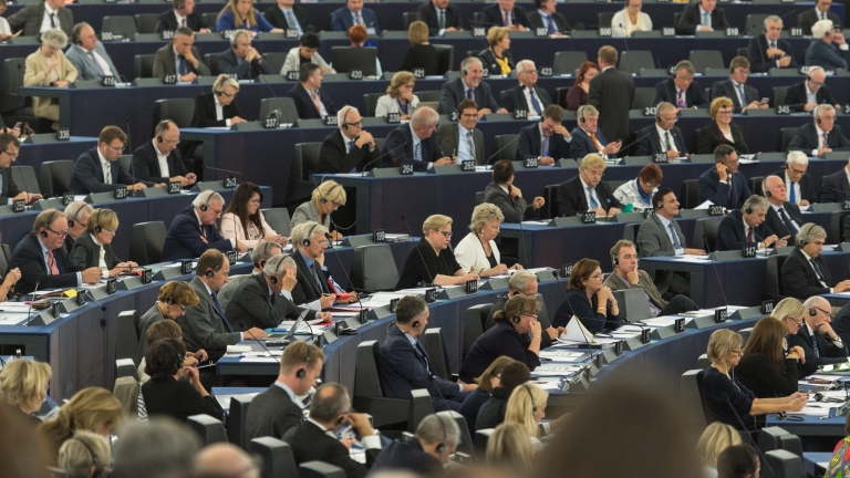 ЕП призова за затягане на кодекса на поведение на еврокомисарите