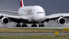 Пукнатини в крилата приземяват гигантите Airbus A380