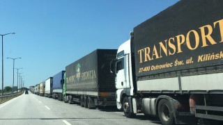 Френски превозвачи блокираха големи пътни артерии