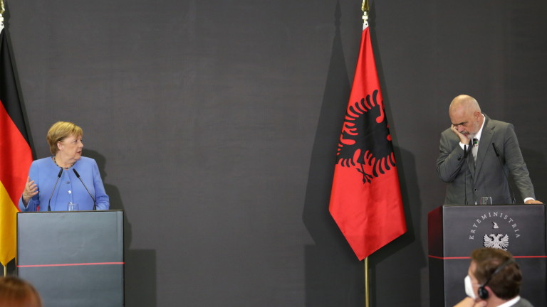 Германската Ангела Меркел посети столицата на Албания Тирана по време