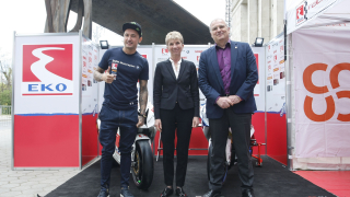 Министър Дашева пожела успех на Мартин Чой