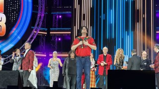 Сезонът на стадиона фаталният сезон 13 Като две капки вода