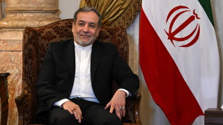 Иранският външен министър Абас Аракчи се срещна с египетския президент