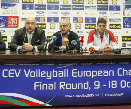 Министър Кралев приема шефа на световния волейбол