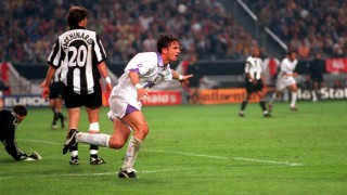 Предраг Миятович един от легендарните футболисти в историята официално се