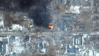 Украйна обвини Русия в обстрелване на сграда на Червения кръст в Мариупол