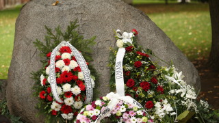 Покрай дни на чудене ще дойде ли Володимир Зеленски или