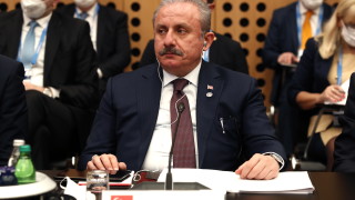 Председателят на турския парламент Мустафа Шентоп определи Гърция като национална