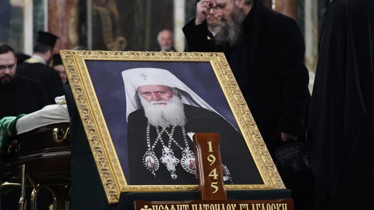 Пак посегнаха на гроба на патриарх Неофит