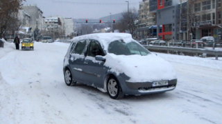 Автосервизите се напълниха заради непочистените улици