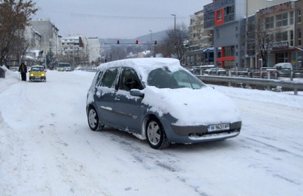 Автосервизите се напълниха заради непочистените улици