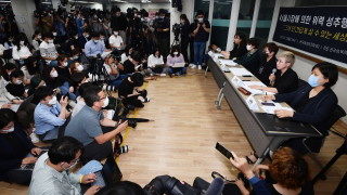Спор около погребението на самоубилия се кмет на Сеул