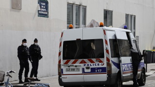 Объркване относно самоличността на нападателя със сатър от Париж