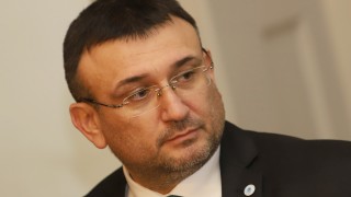 Младен Маринов призова младите полицаи да трупат опит от Интерпол