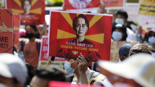 Хиляди в Мианмар осъдиха военния преврат на нов протест 
