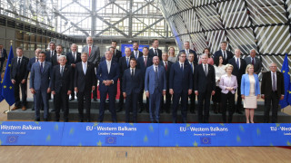 Лидерите на ЕС събрани в Брюксел тази седмица умело избегнаха