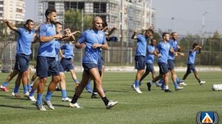 Треньорът на Левски Георги Тодоров определи група от 18 футболисти