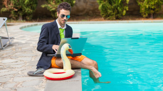 Работя в очакване на почивката или почивам с мисъл за