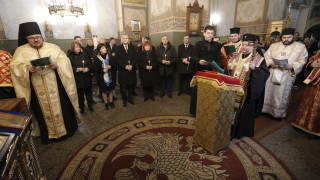 Честит празник на всички които не се поддават на манипулацията