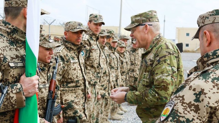 На официална церемония в Кандахар, Афганистан, 35-ият български военен контингент