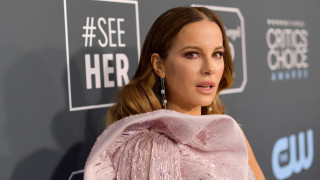 Често надничаме в профилите на Кейт Бекинсейл в социалните мрежи