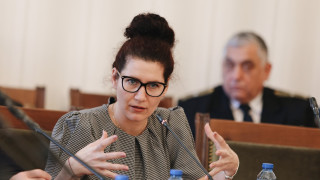 Константинова: Над 70% от украинските бежанци у нас искат да започнат работа веднага