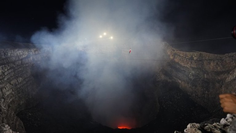 Изригването на вулкан е едно от най-зрелищните, но и най-опасни
