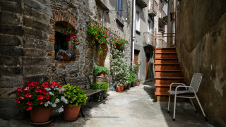 Малко италианско село Ололай в сърцето на остров Сардиния предлага