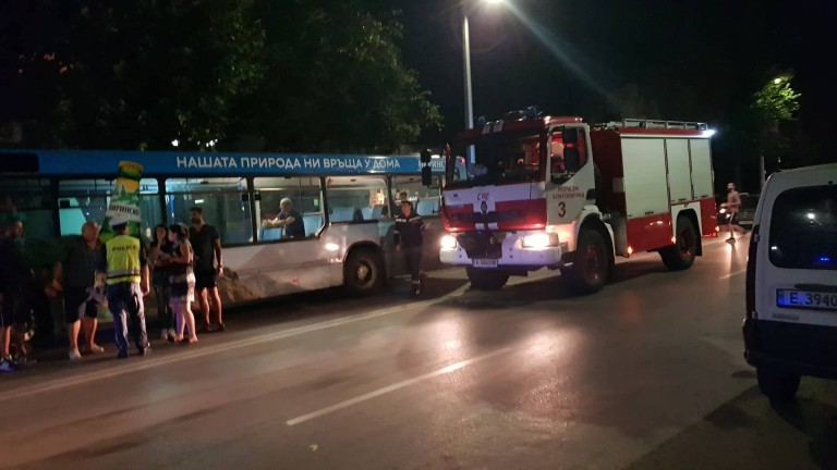 Моторист е в кома след катастрофа в Благоевград
