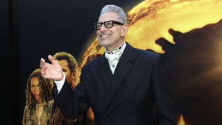 Признаваме че новината че Хю Грант ще изиграе древногръцкия бог