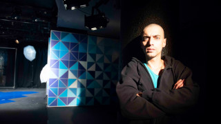 Младите сякаш винаги вярват че животът им дължи невероятни чудеса