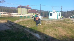 Похвално! Деца на Берое изчистиха тренировъчния комплекс над стадиона 