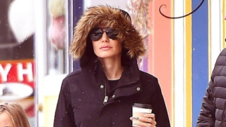 Анджелина Джоли се показа (СНИМКИ)