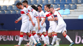 Селекционерът на Турция Шенол Гюнеш определи окончателния състав от 26