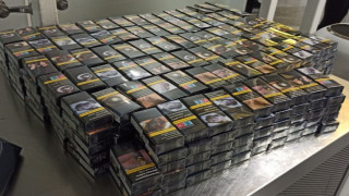 Митнически служители установиха 3240 кутии 64 800 къса контрабандни цигари