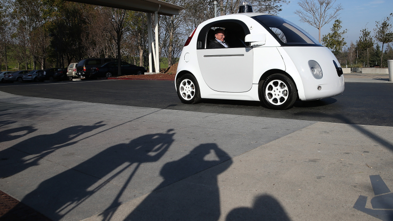 Възрастните над 50-те ще спечелят първи и най-много от автономните коли