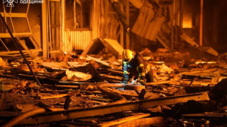 Четирима загинали при удар по жилищна сграда в Краматорск