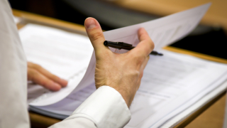 Над 100 интелектуалци експерти в различни области популярни лица излязоха