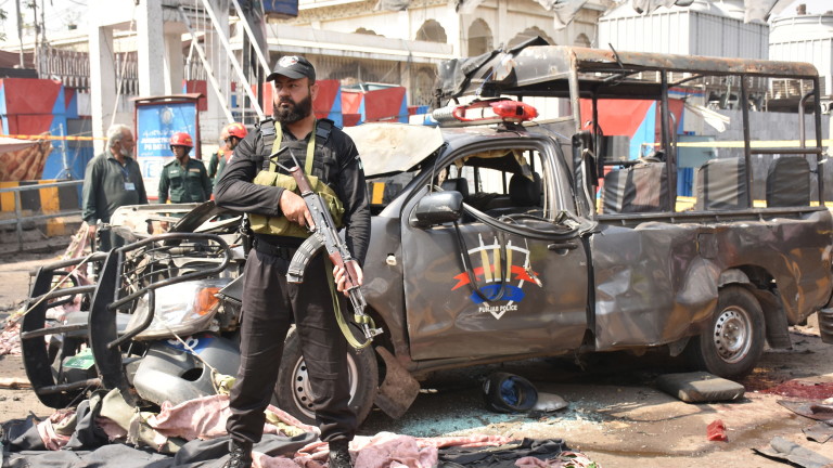 Петима убити при атентата в Пакистан 